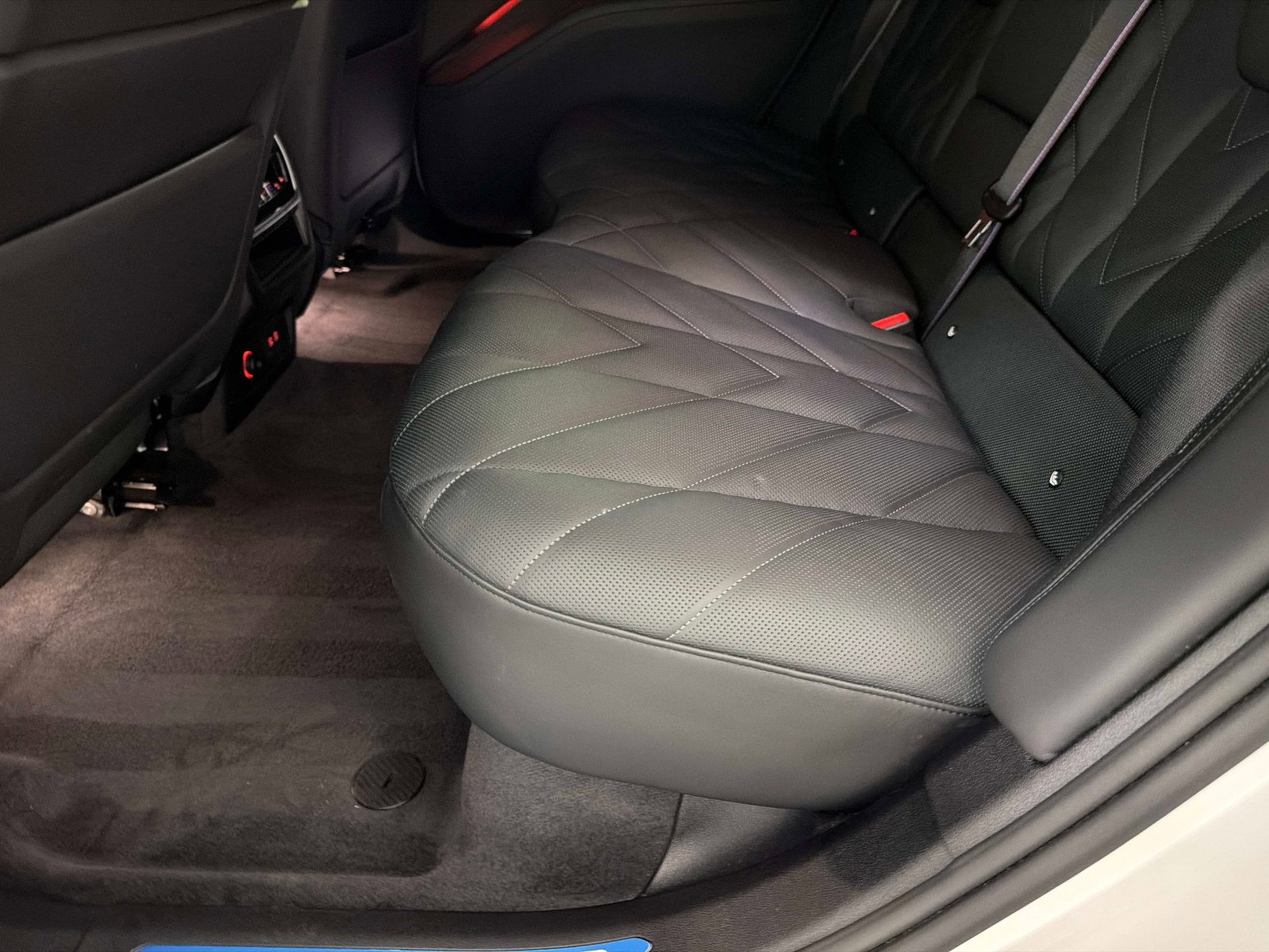 Used 2025 BMW XM image 31