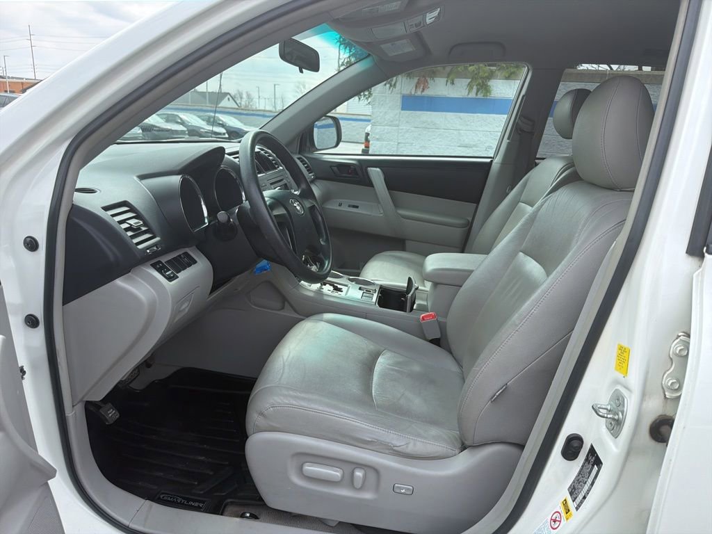 Used 2010 Toyota Highlander 2WD image 16
