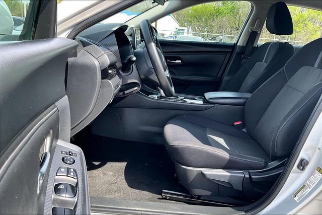 Used 2023 Nissan Sentra SV image 9