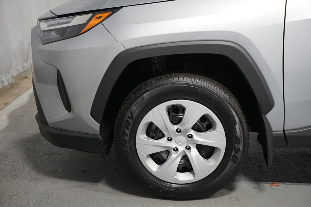 Used 2024 Toyota RAV4 LE image 5