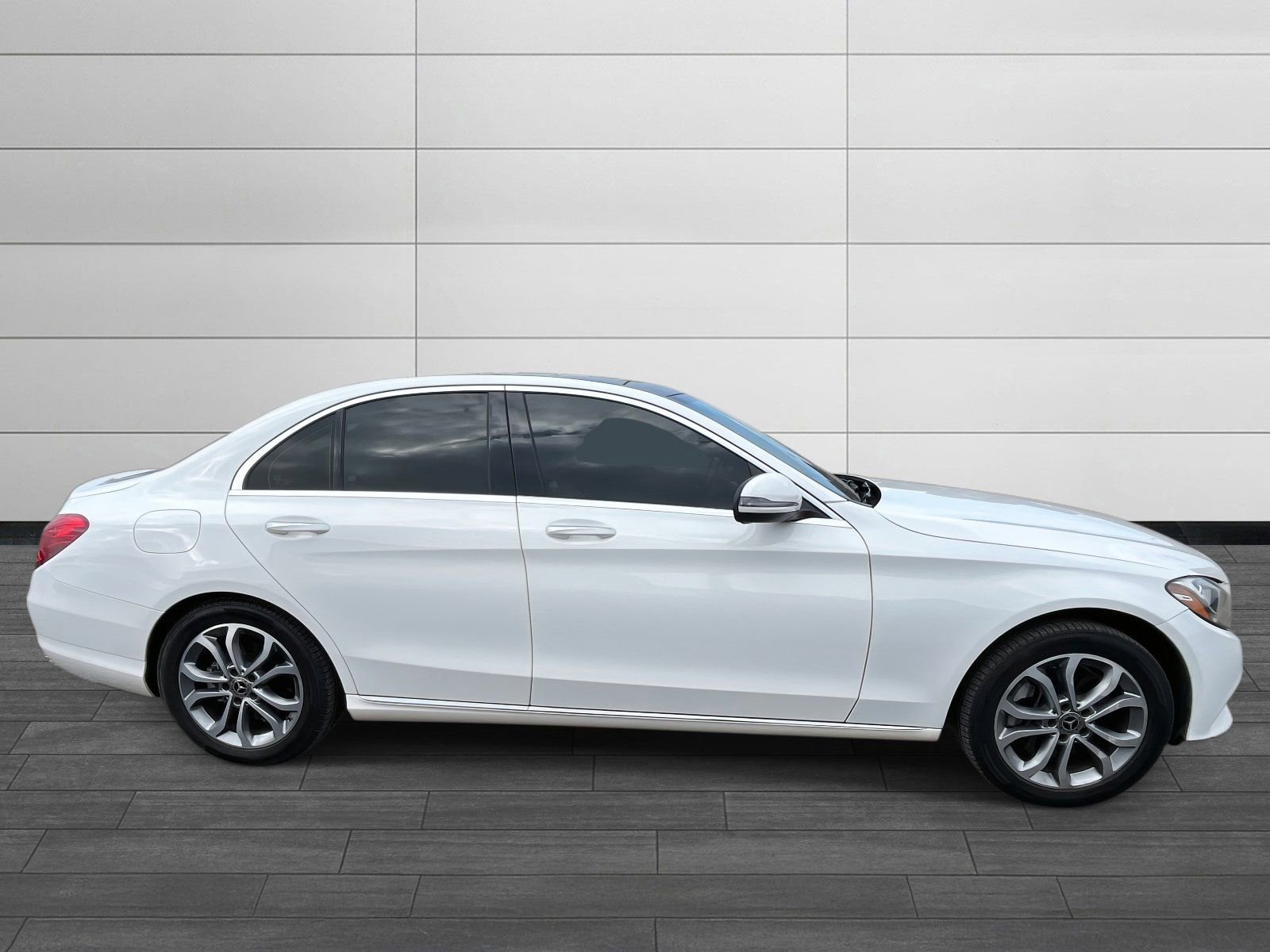 Used 2018 Mercedes-Benz C 300 4MATIC Sedan image 2