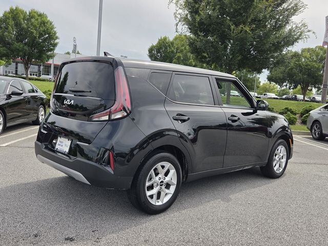 Used 2025 Kia Soul LX w/ LX Technology Package FWD image 8