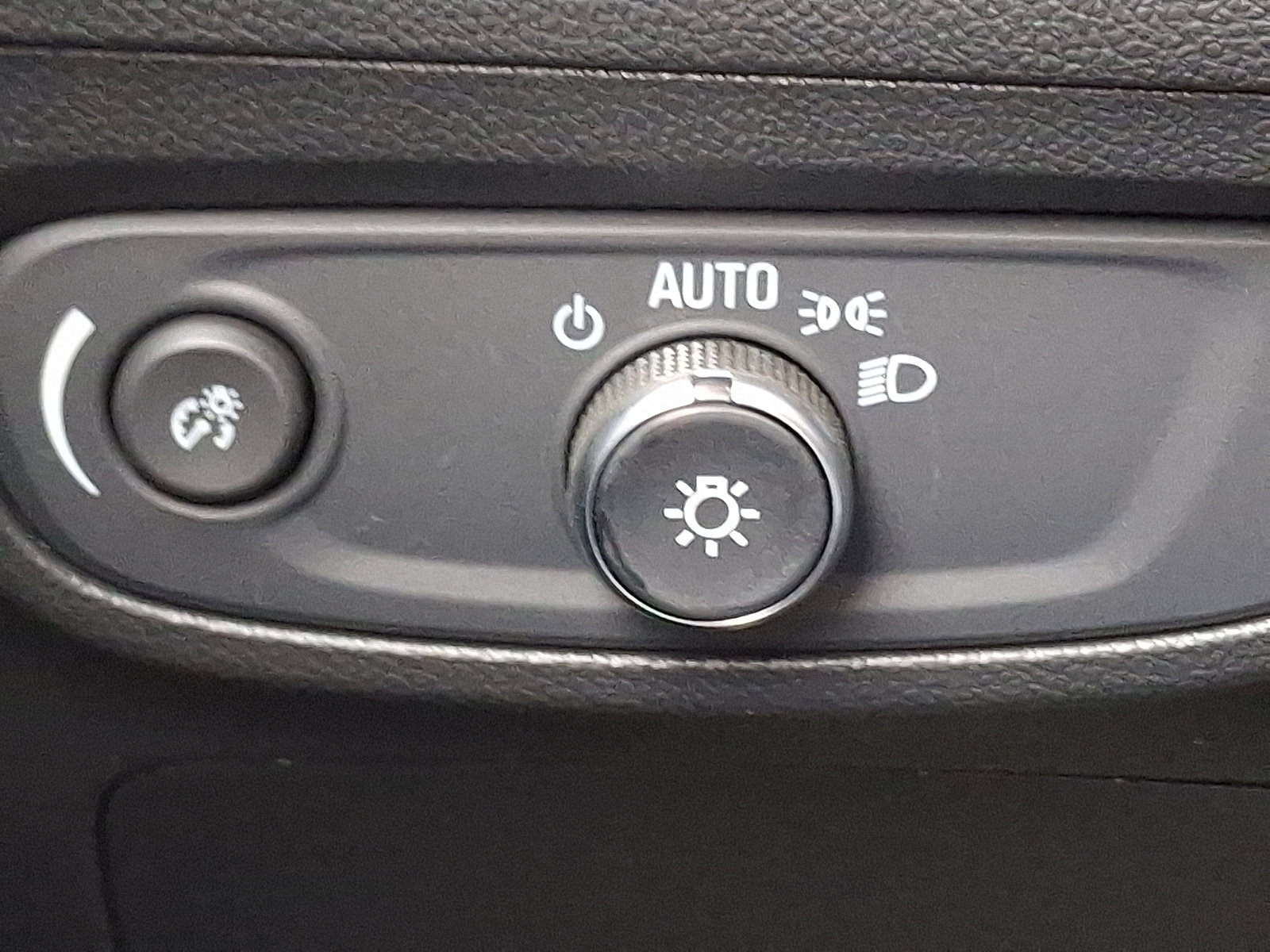 Used 2025 Buick Encore GX Sport Touring AWD/4WD image 24