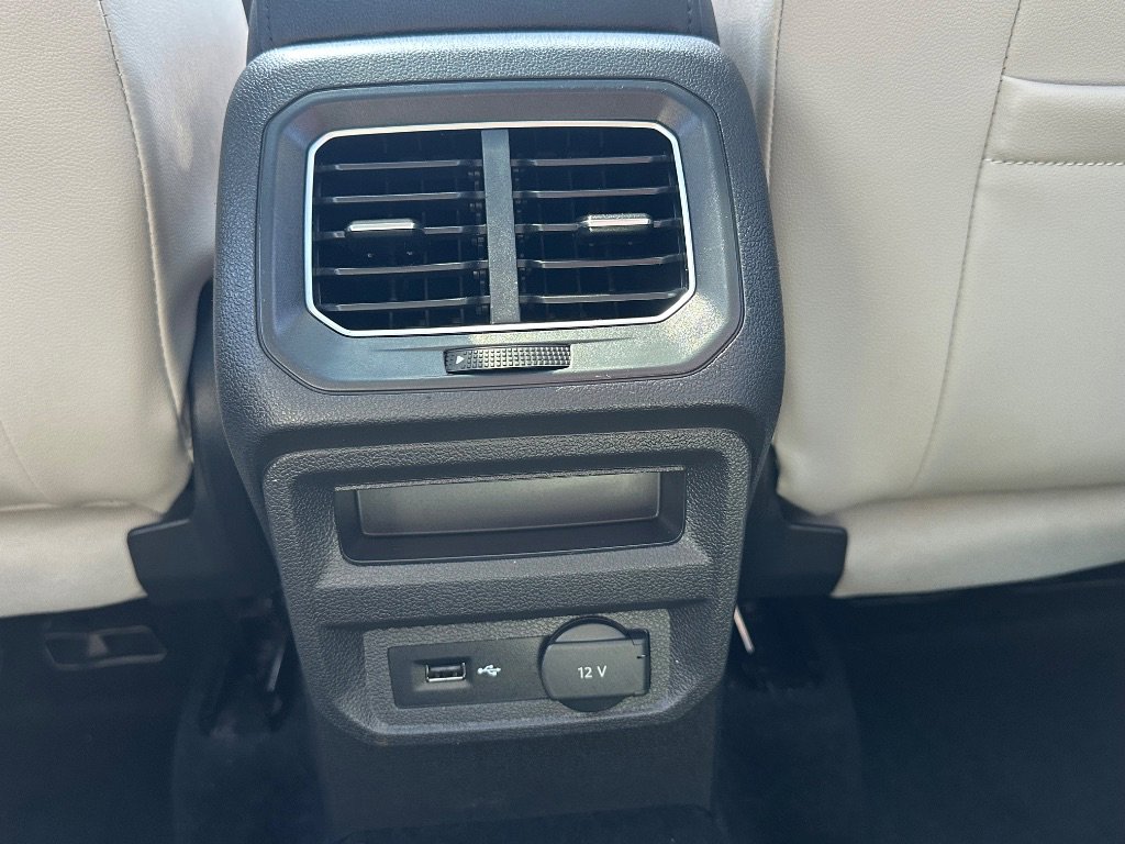 Used 2018 Volkswagen Tiguan SE w/ Panoramic Sunroof Package AWD/4WD image 32