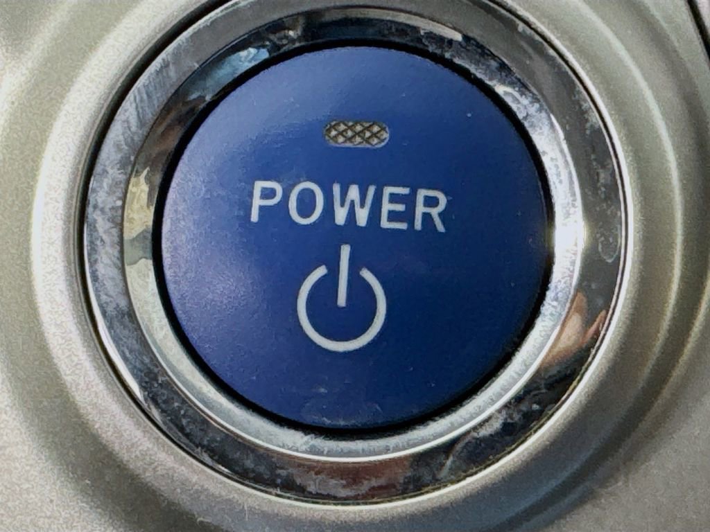 Used 2014 Toyota Prius V Two image 20