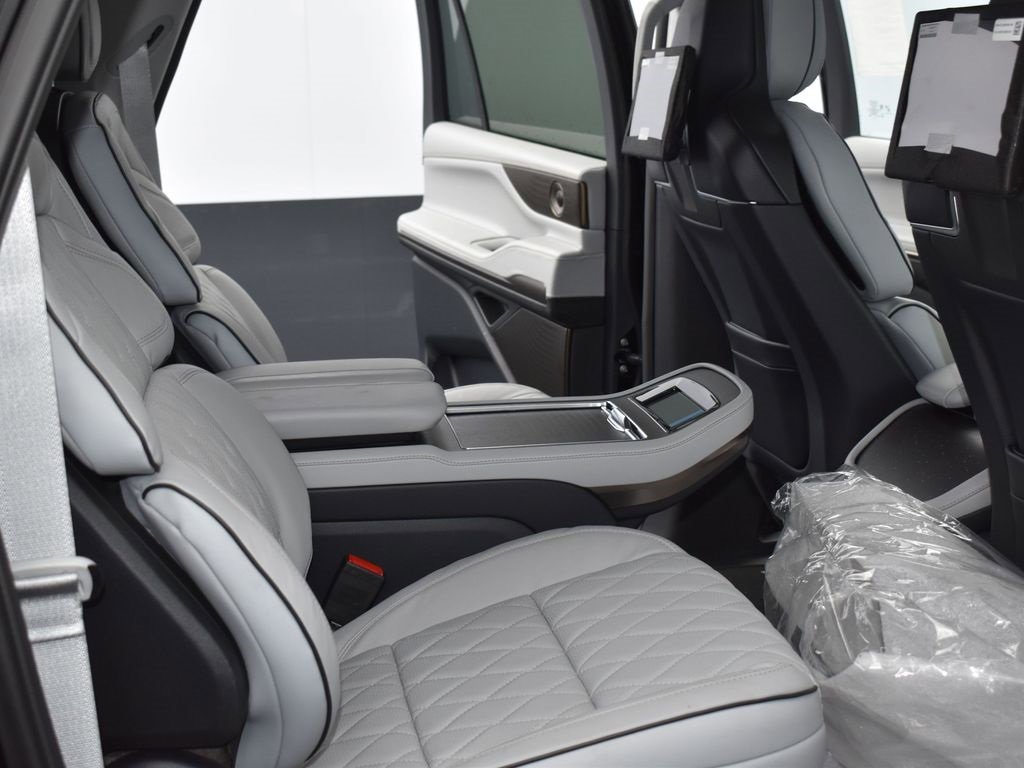 New 2026 Lincoln Navigator L Black Label image 14
