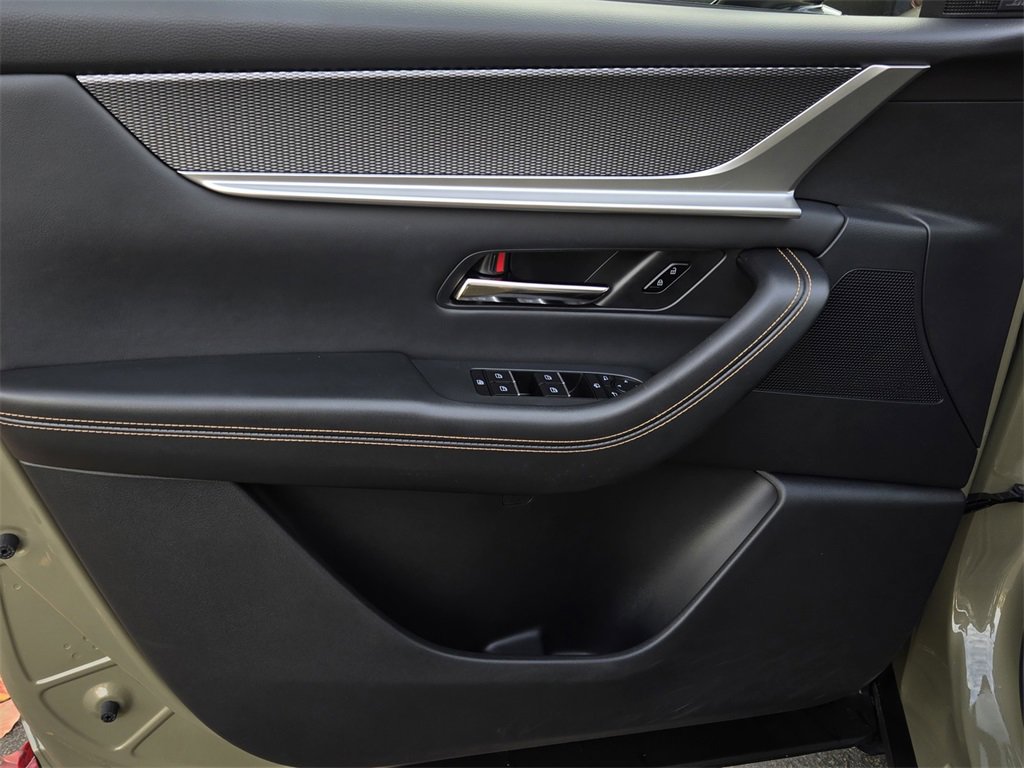 Certified 2025 MAZDA CX-70 Plug-In Hybrid w/ Premium Plus image 11