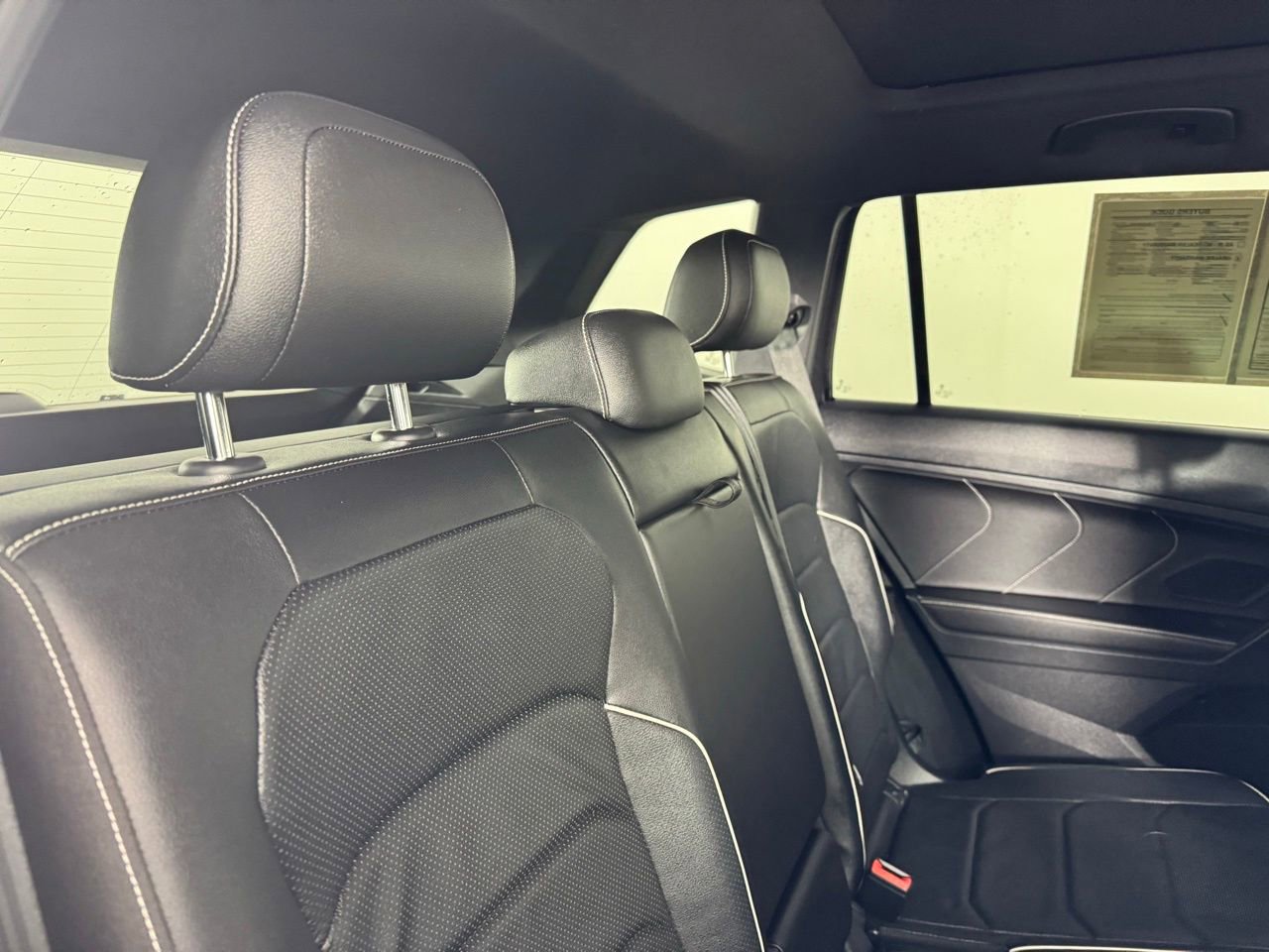 Used 2022 Volkswagen Tiguan SEL R-Line image 30