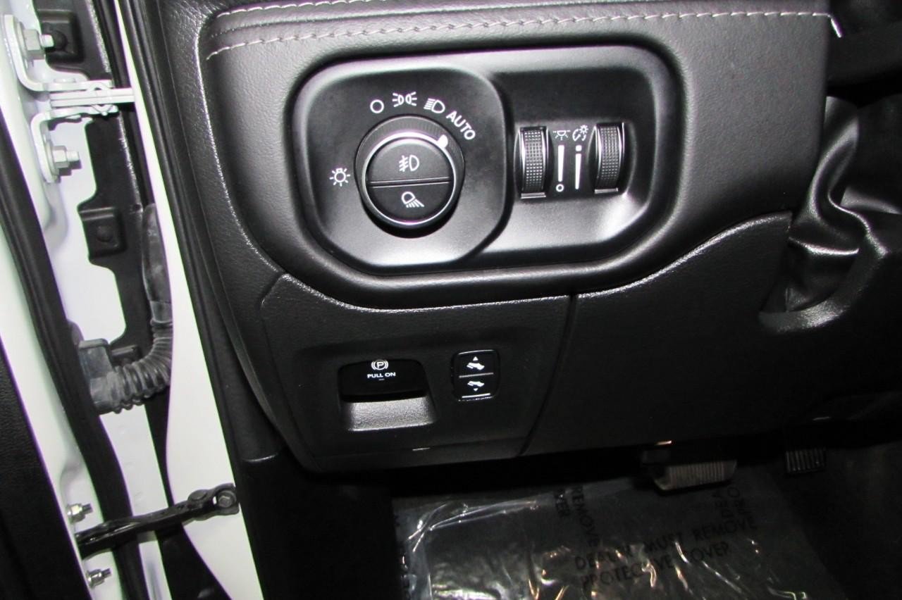 Used 2023 RAM 1500 Limited w/ Body Color Bumper Group AWD/4WD image 16