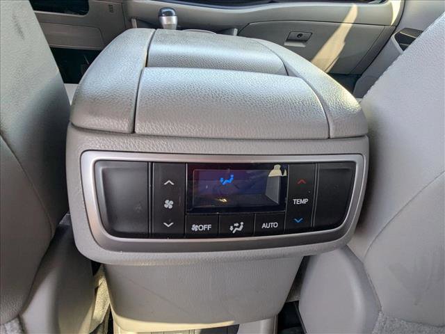 Used 2019 Toyota Highlander XLE image 17