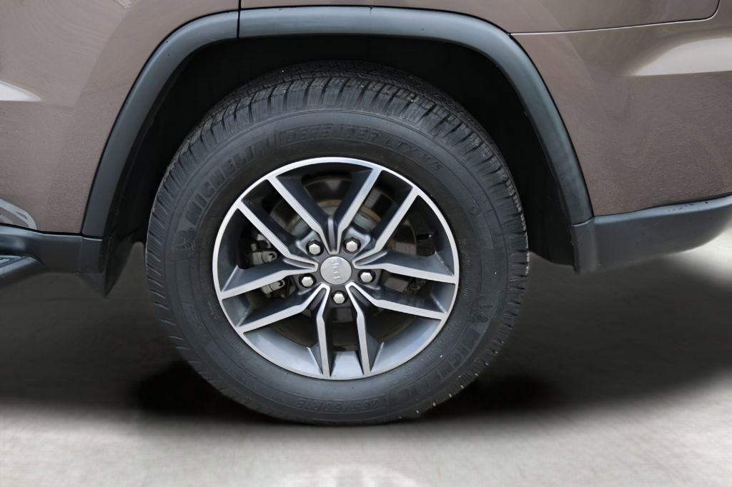Used 2017 Jeep Grand Cherokee Limited RWD image 9