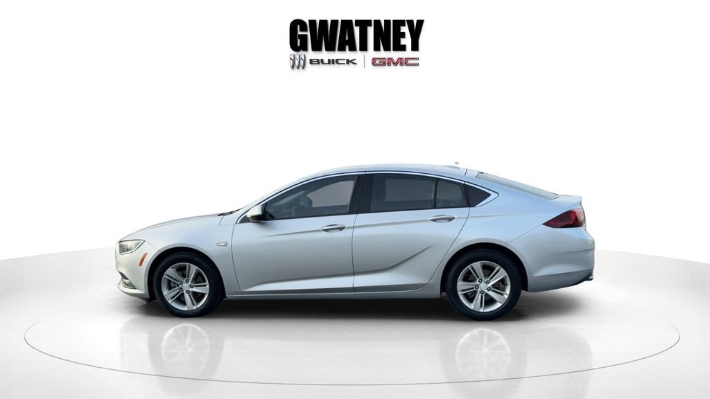 Used 2018 Buick Regal Preferred image 3
