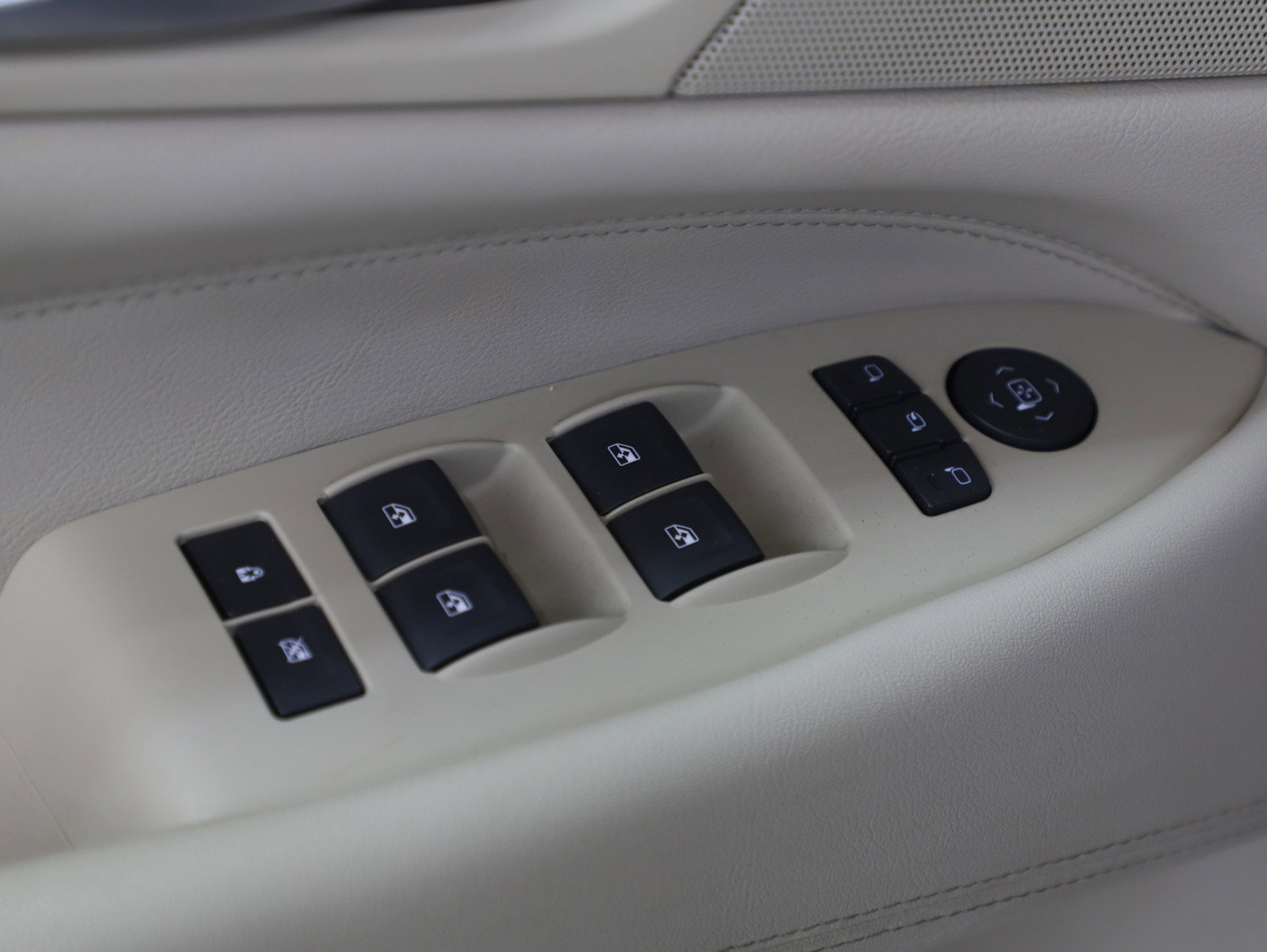 Used 2016 Cadillac Escalade Luxury image 27