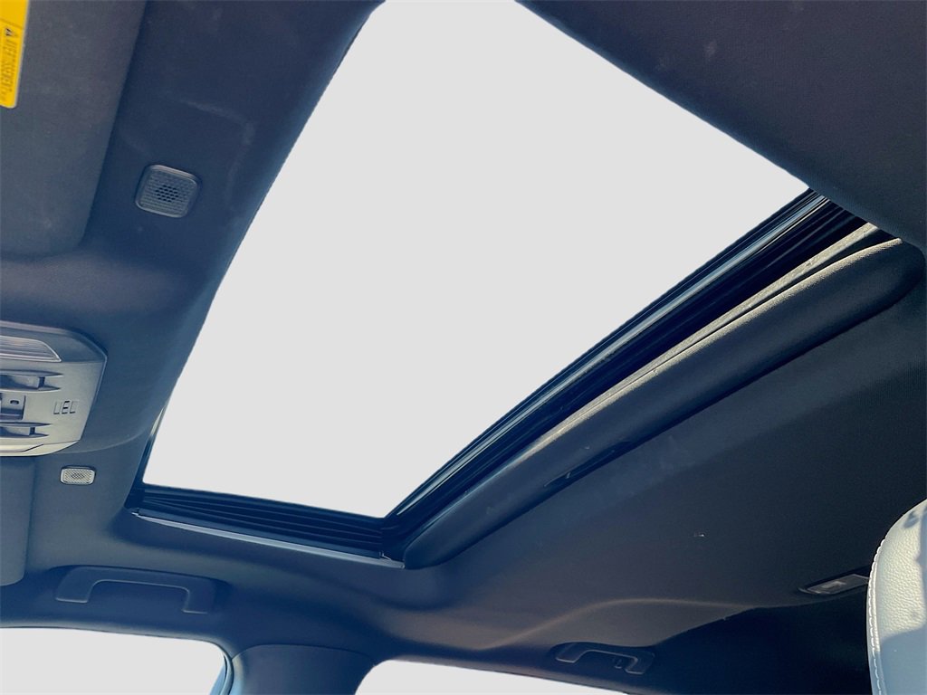 Used 2023 Toyota Highlander XSE image 16