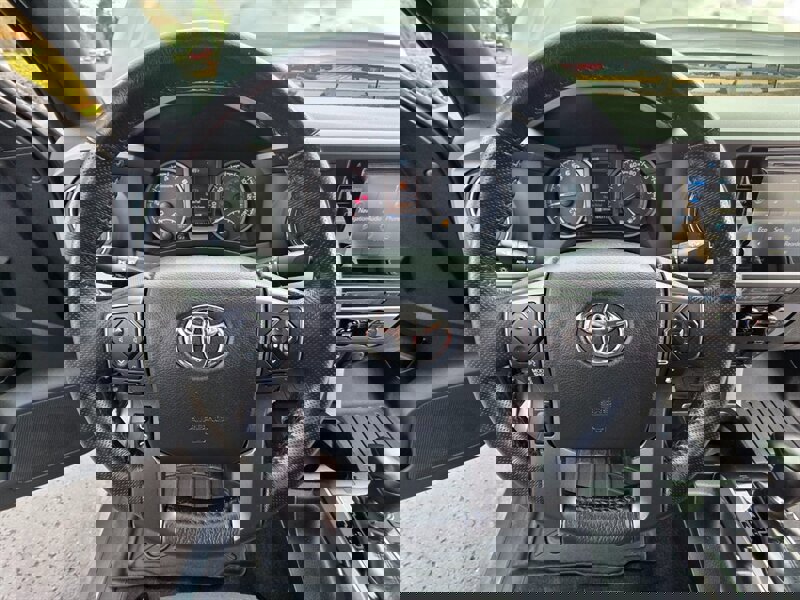 Used 2017 Toyota Tacoma TRD Off-Road w/ Premium & Technology Package image 36