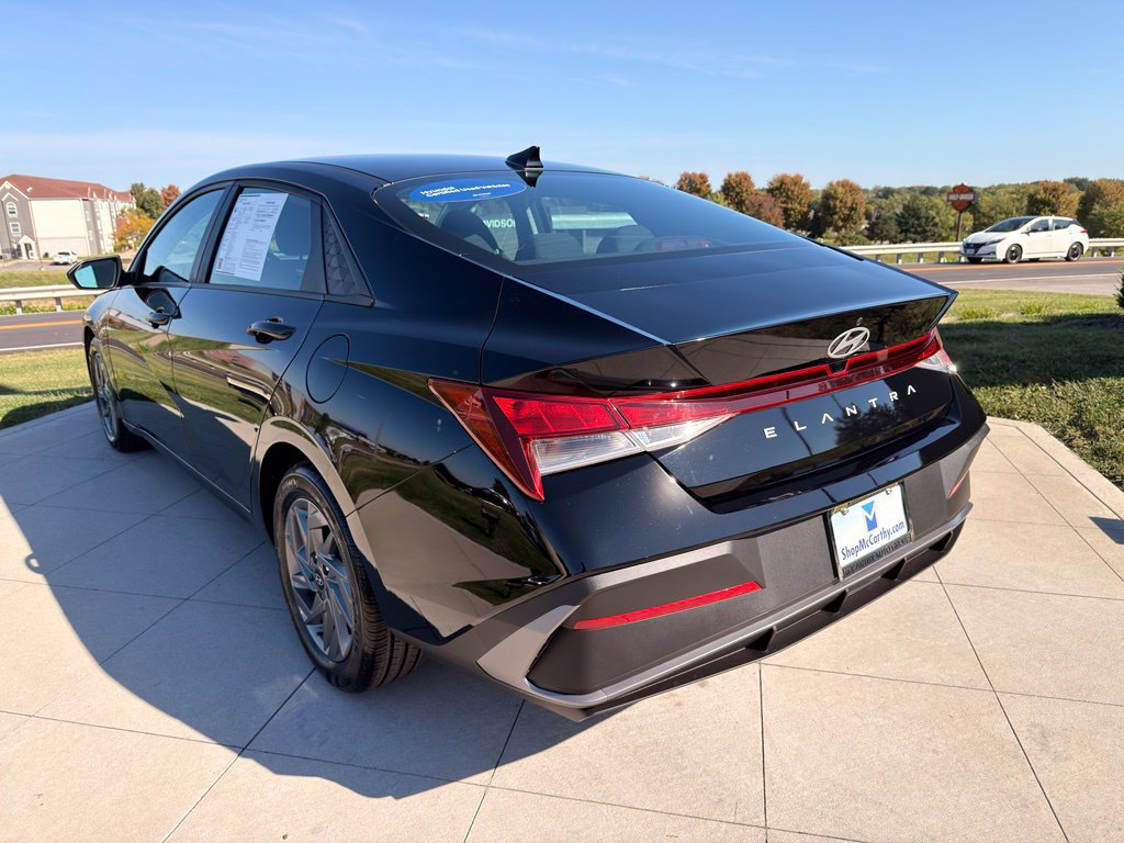 Used 2024 Hyundai Elantra SEL FWD image 7