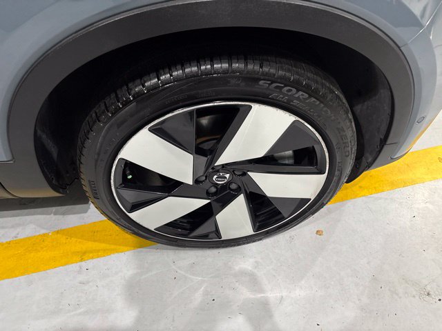 Used 2023 Volvo C40 P8 Recharge Ultimate AWD/4WD image 34