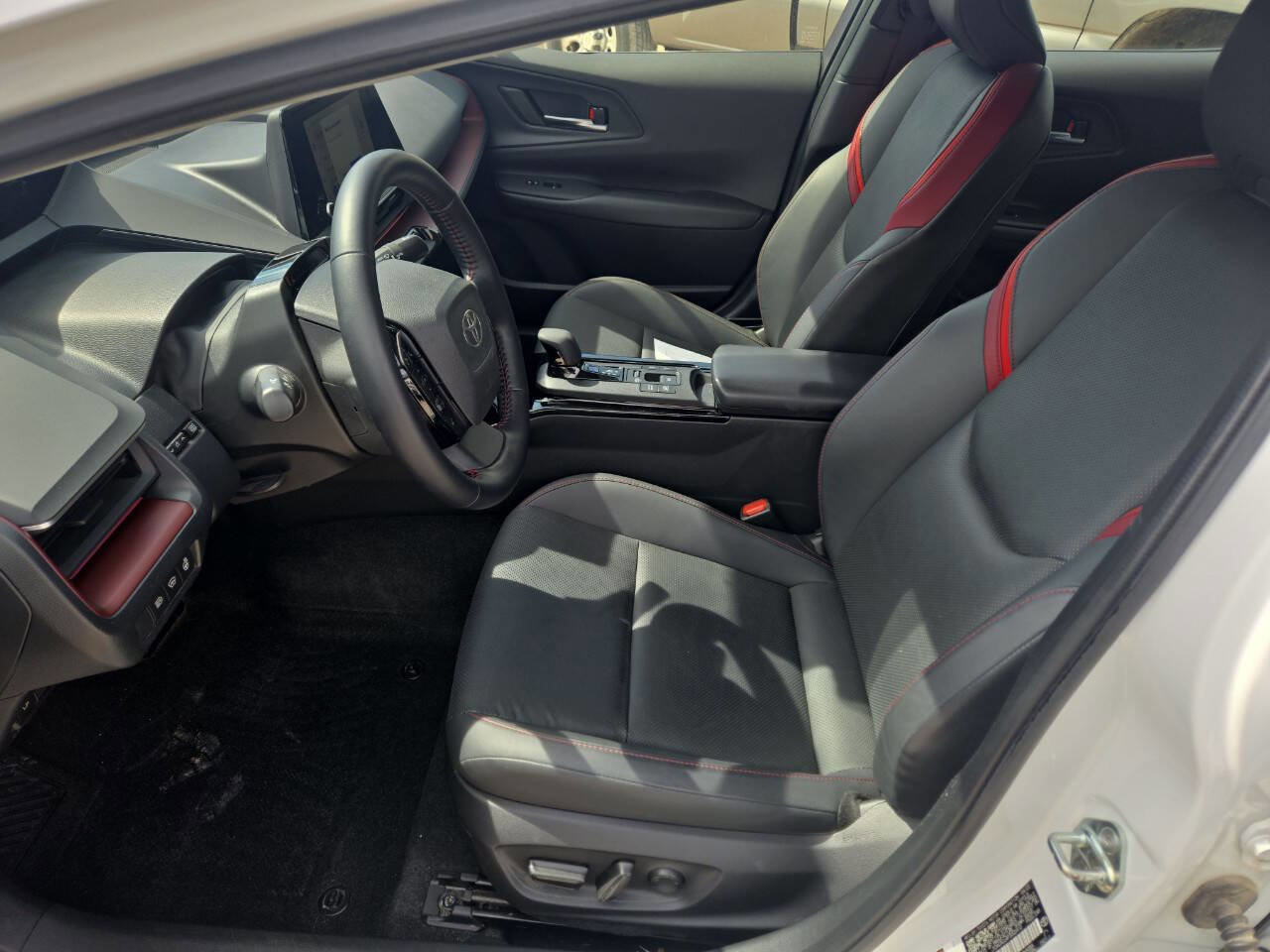 Used 2023 Toyota Prius Prime FWD image 9