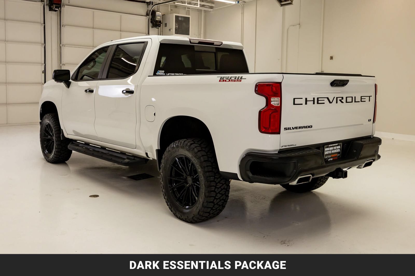 Used 2022 Chevrolet Silverado 1500 LT Trail Boss w/ LT Trail Boss Premium Package AWD/4WD image 7