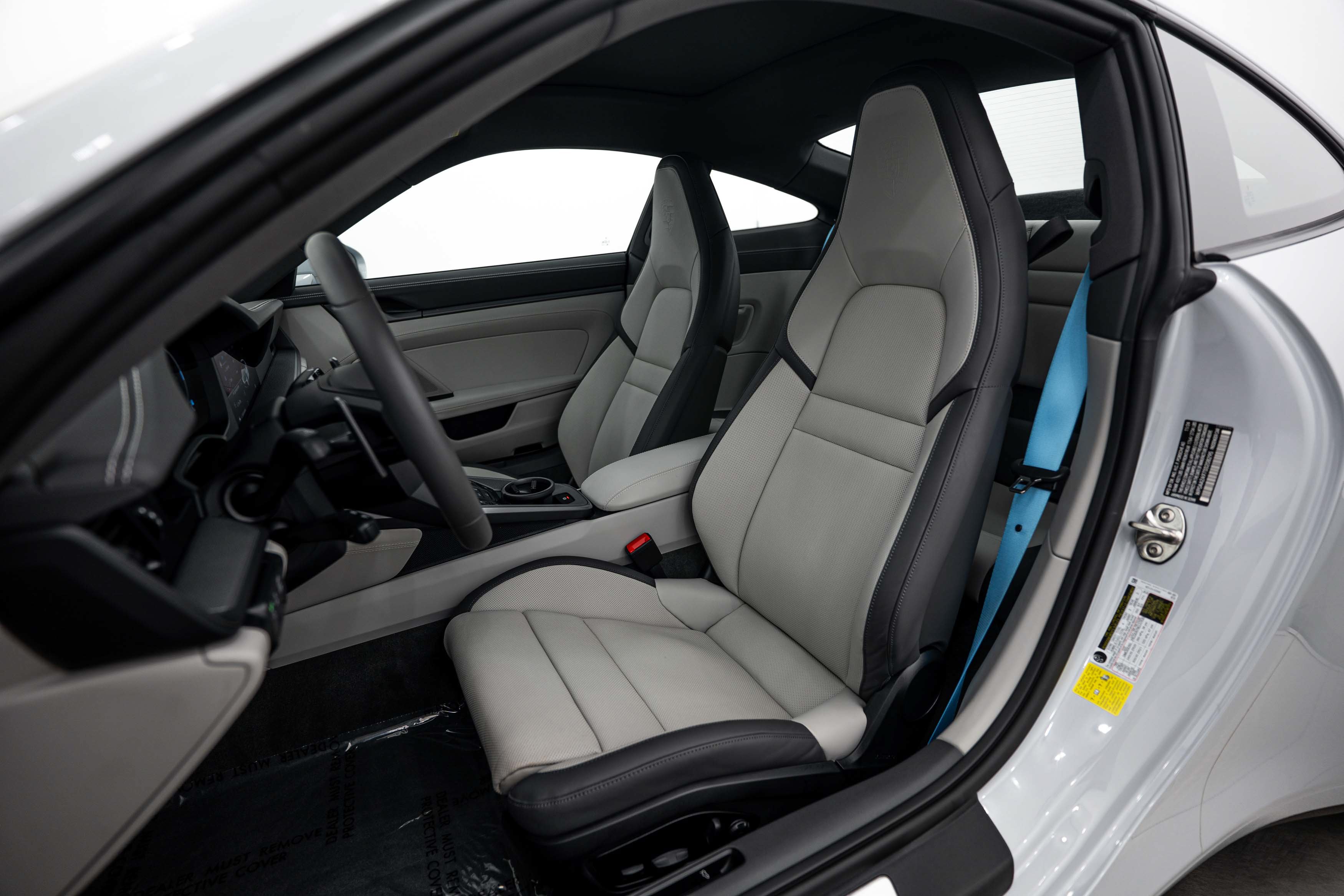 Certified 2025 Porsche 911 Carrera RWD image 5