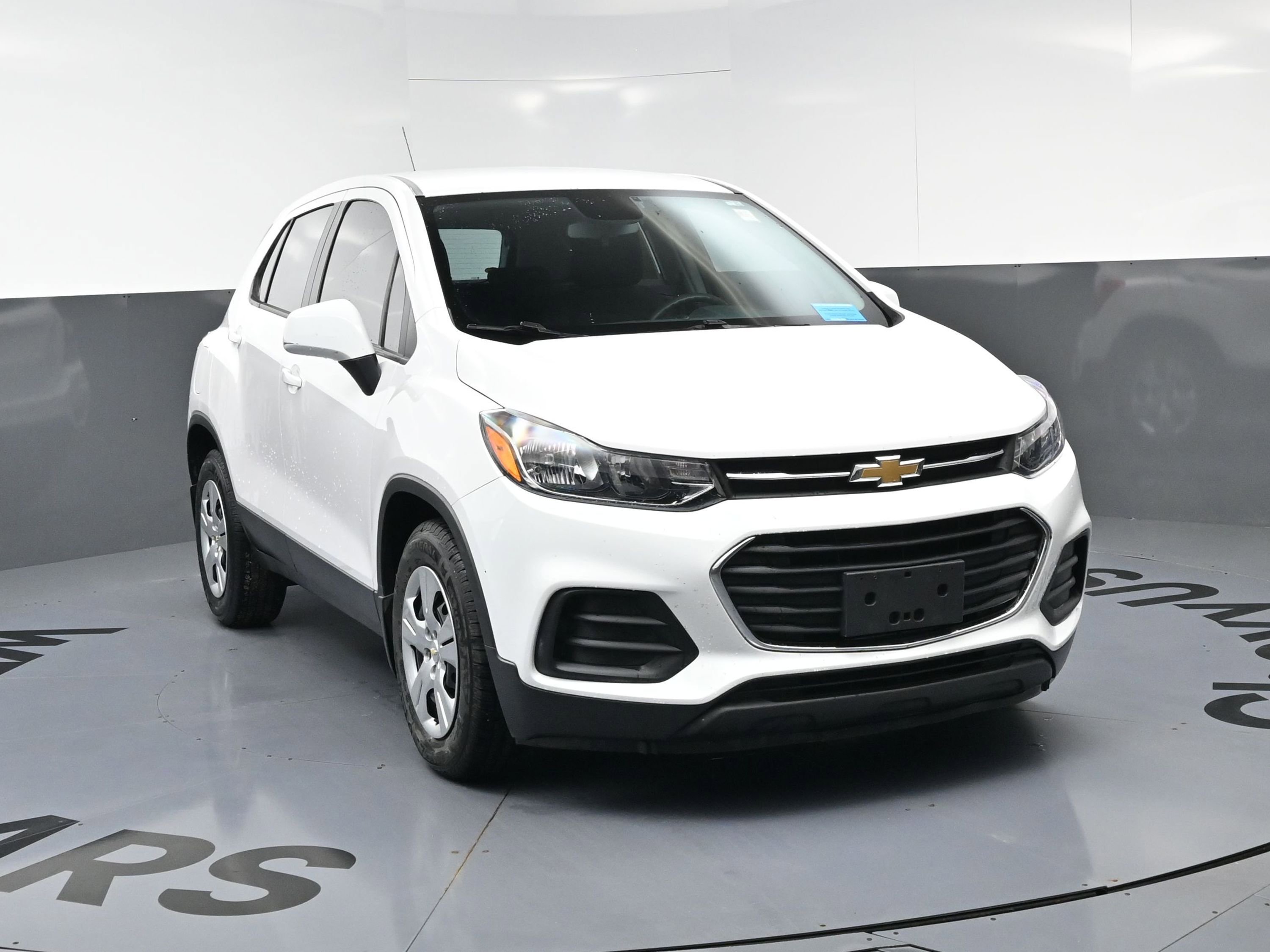 Used 2019 Chevrolet Trax LS FWD image 3