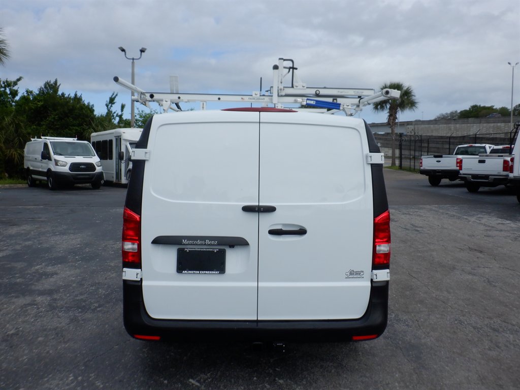 Used 2023 Mercedes-Benz Metris image 4