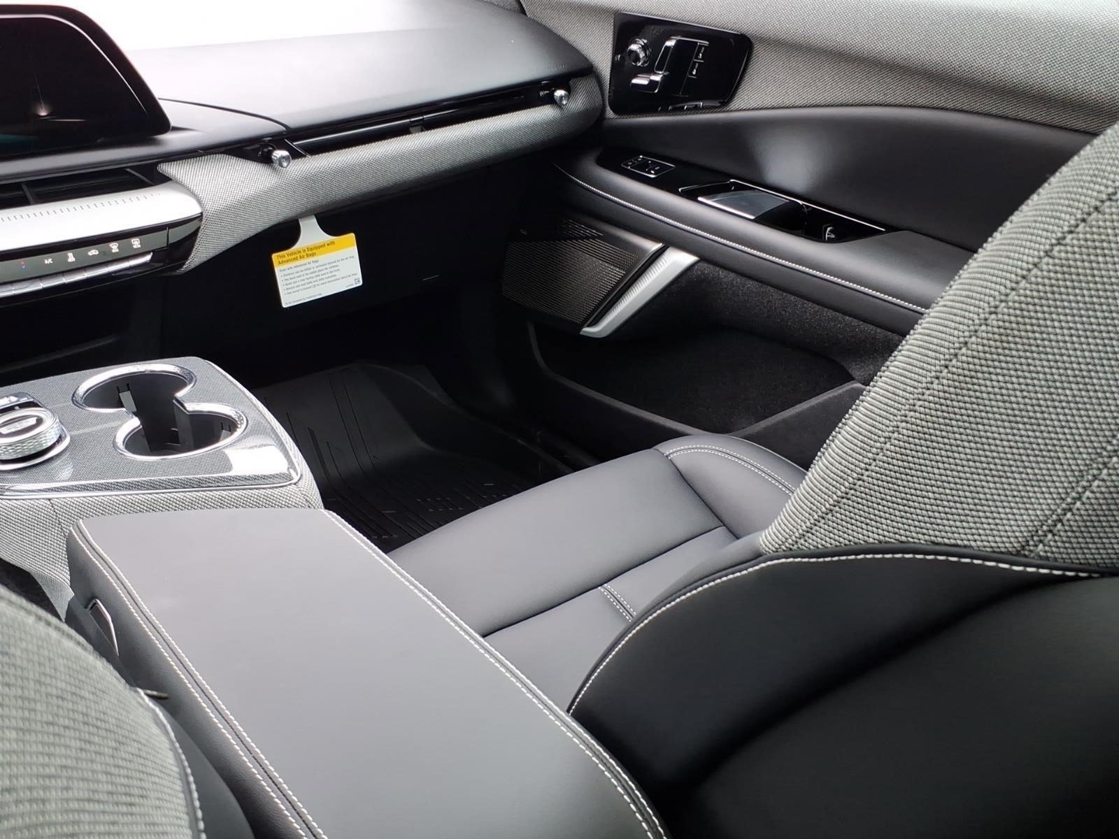 New 2027 Cadillac Optiq Sport w/ LPO, Floor Liner Package AWD/4WD image 10