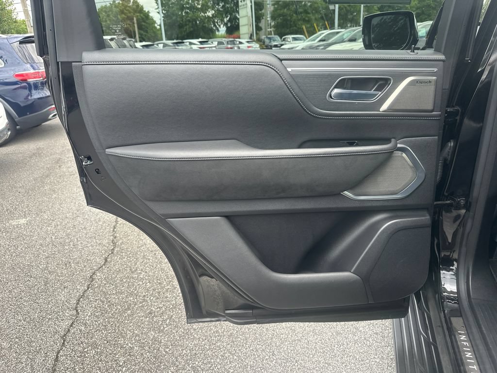 Used 2025 INFINITI QX80 Sensory AWD/4WD image 18
