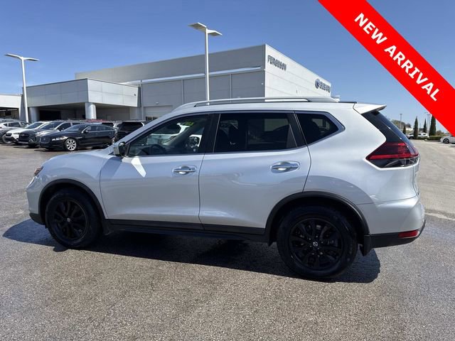 Used 2020 Nissan Rogue SV image 8