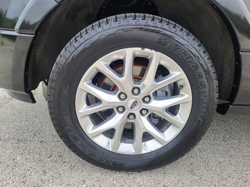 Used 2015 Ford Expedition Limited w/ Equipment Group 301A AWD/4WD image 34
