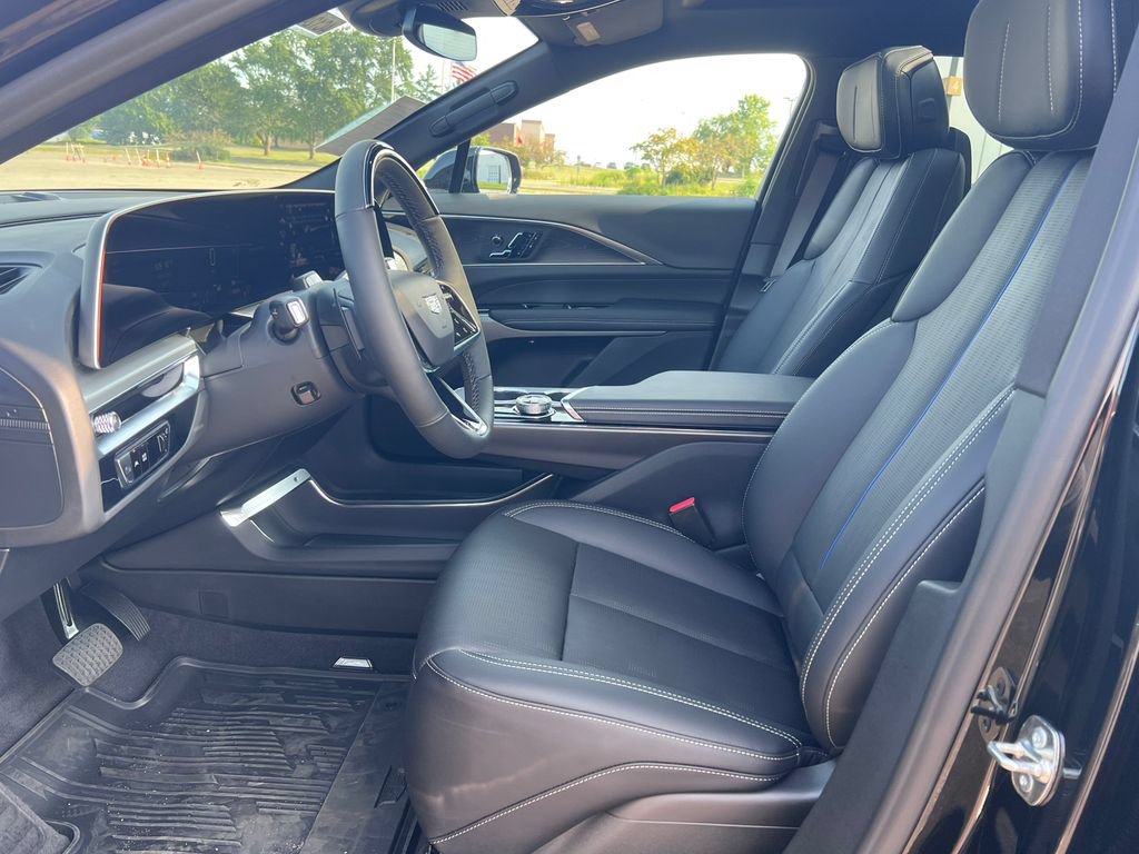New 2026 Cadillac Lyriq Sport AWD/4WD image 3