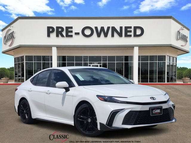 Used 2025 Toyota Camry SE w/ Convenience Package FWD image 1
