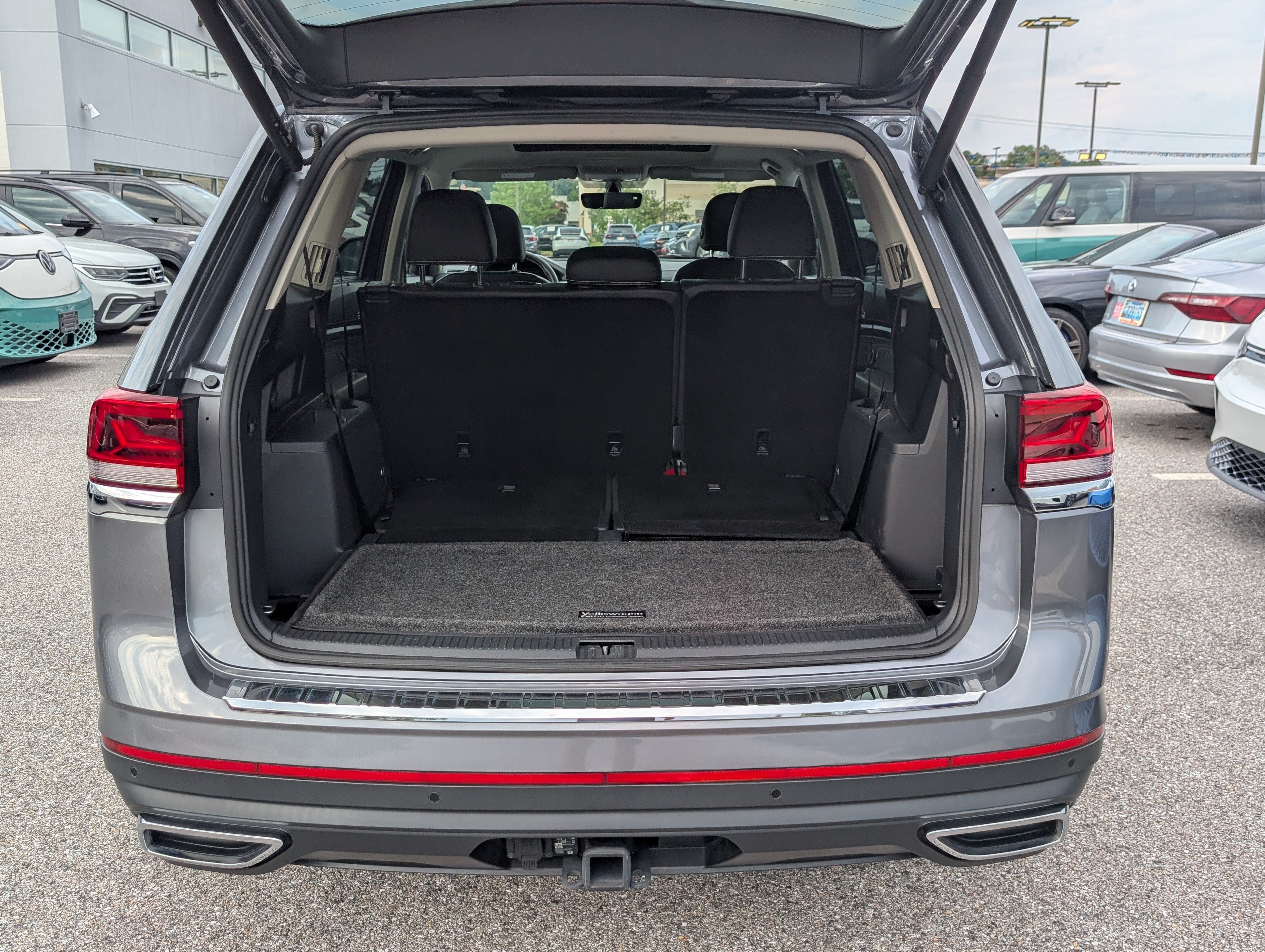 Used 2023 Volkswagen Atlas SE w/ Panoramic Sunroof Package AWD/4WD image 14