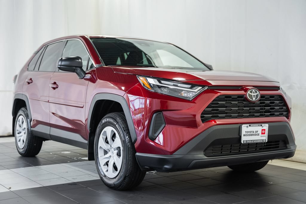 Certified 2025 Toyota RAV4 LE AWD/4WD image 1