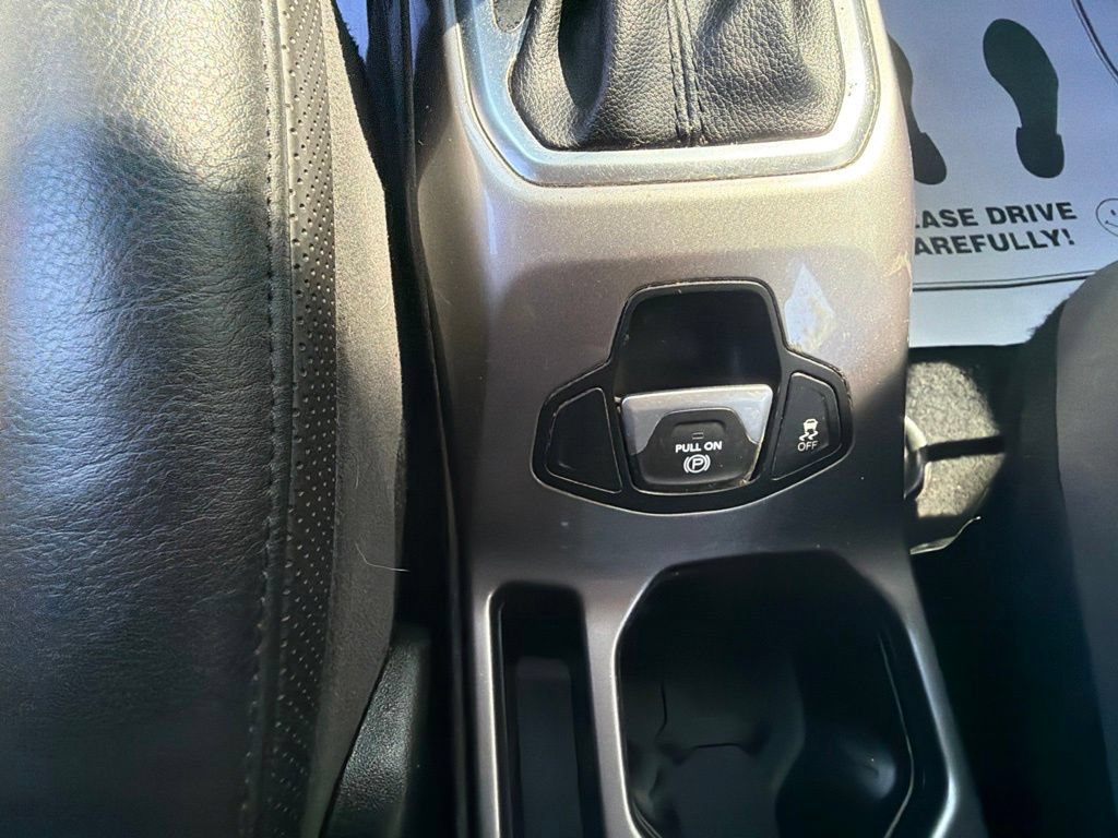 Used 2018 Jeep Renegade Limited w/ UConnect 8.4 Nav Group AWD/4WD image 27