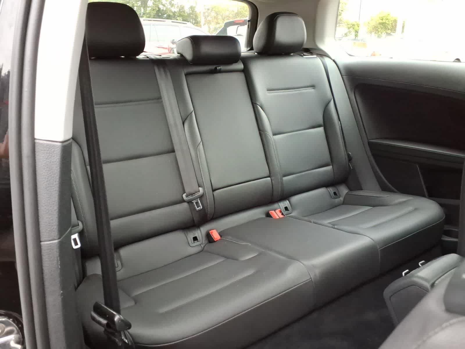 Used 2015 Volkswagen Golf S FWD image 12