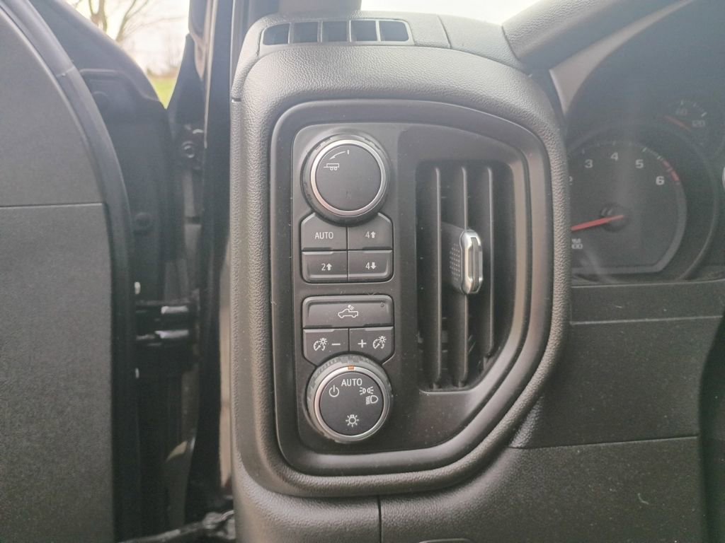 Used 2020 Chevrolet Silverado 1500 Custom Trail Boss w/ Custom Convenience Package image 15