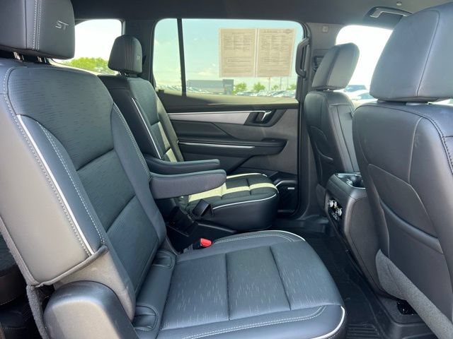 Used 2025 Buick Enclave Sport Touring w/ Trailering Package, 5000 lbs. AWD/4WD image 16