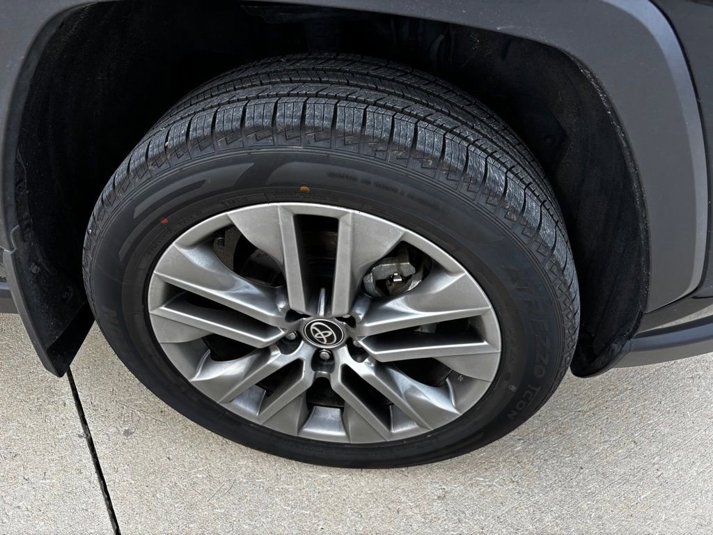 Used 2024 Toyota RAV4 Limited image 24