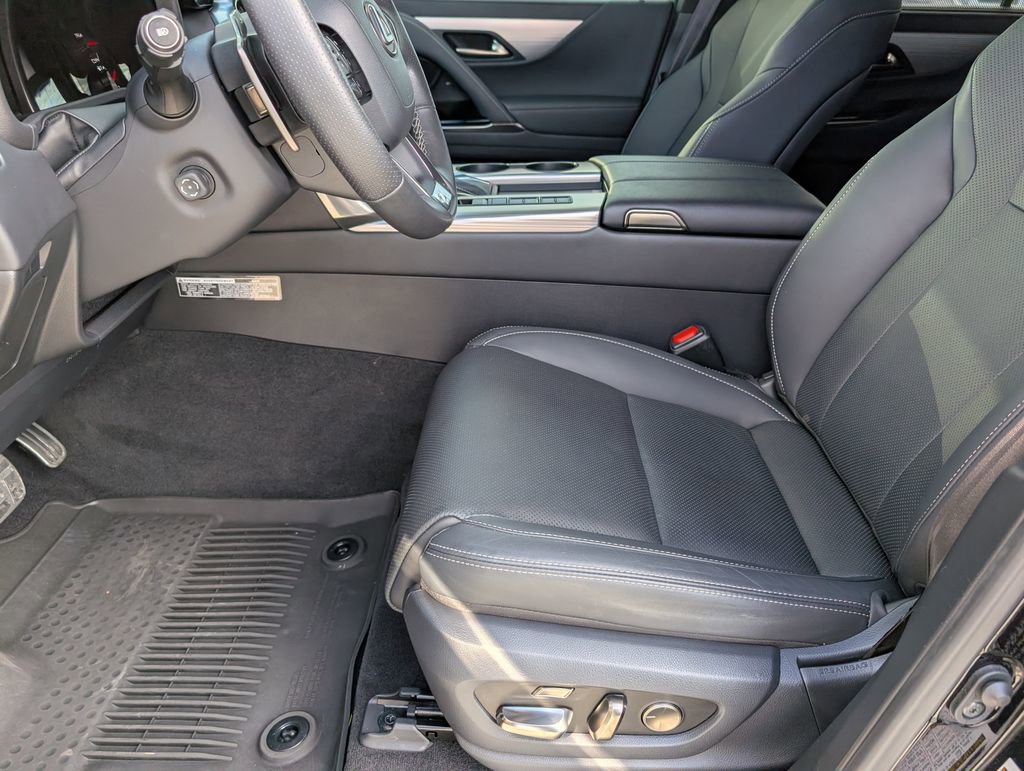 Used 2024 Lexus LX 600 F Sport image 12