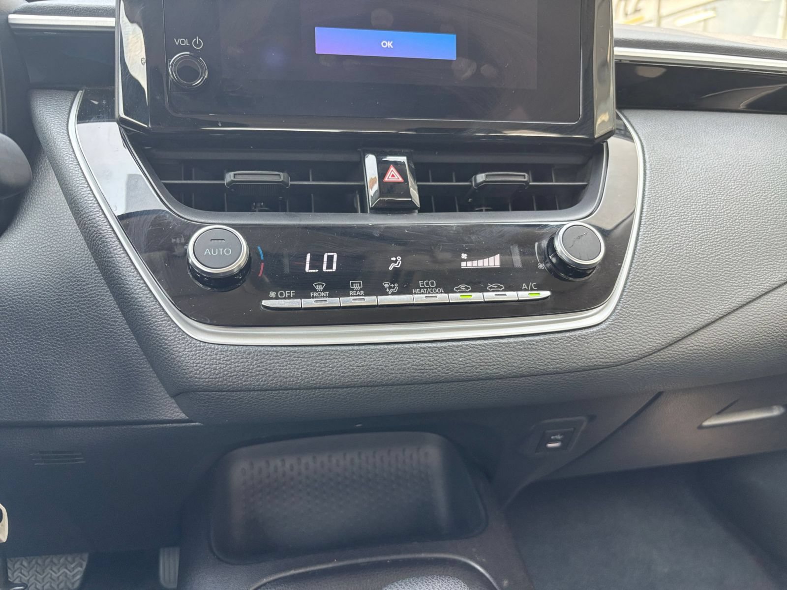 Used 2025 Toyota Corolla LE FWD image 16
