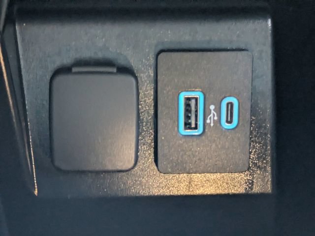 Certified 2022 Ford Explorer XLT w/ Equipment Group 202A RWD image 23