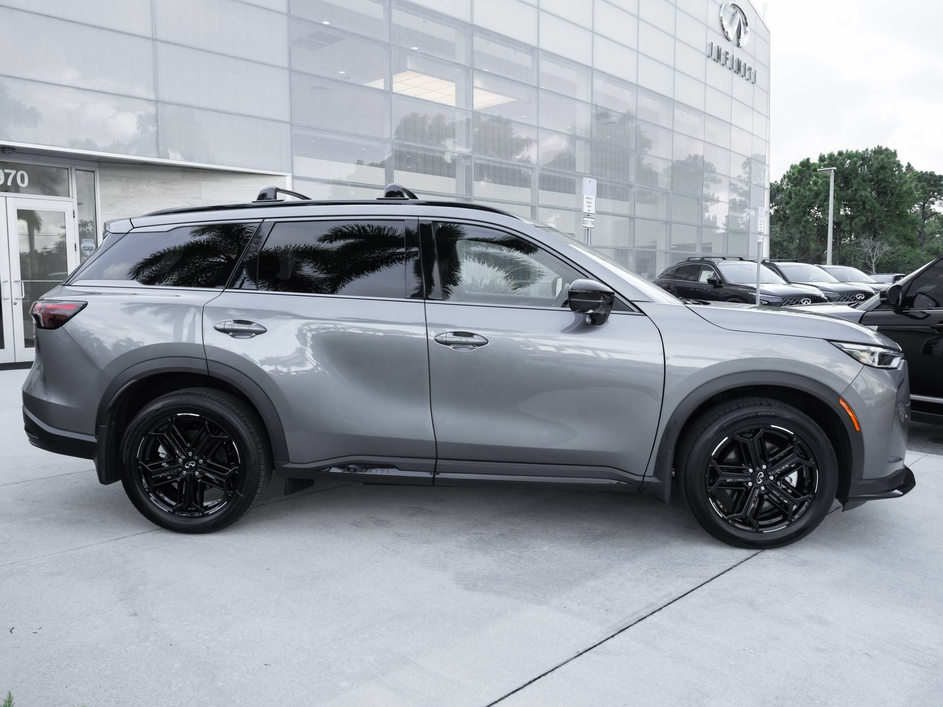 Certified 2026 INFINITI QX60 Sport w/ Dark Cargo Package AWD/4WD image 25