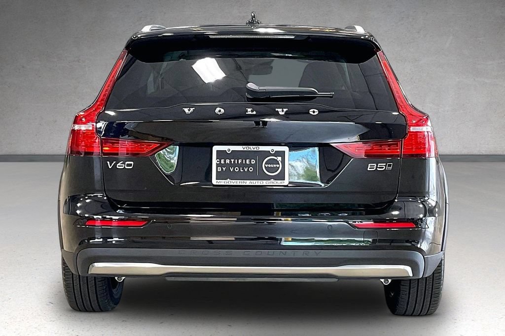 Certified 2025 Volvo V60 B5 Cross Country Plus AWD/4WD image 6