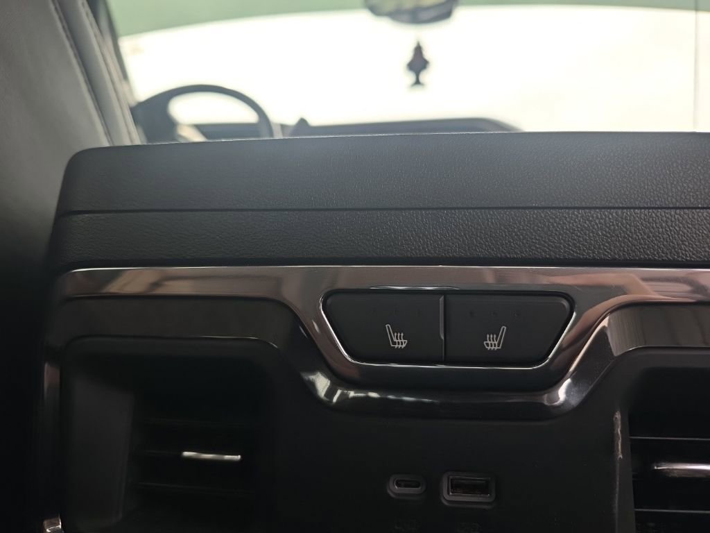 Used 2024 GMC Sierra 2500 Denali Ultimate image 11