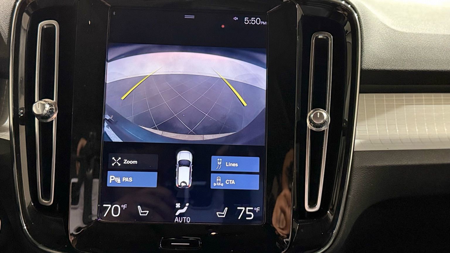 Used 2020 Volvo XC40 T5 Momentum image 65