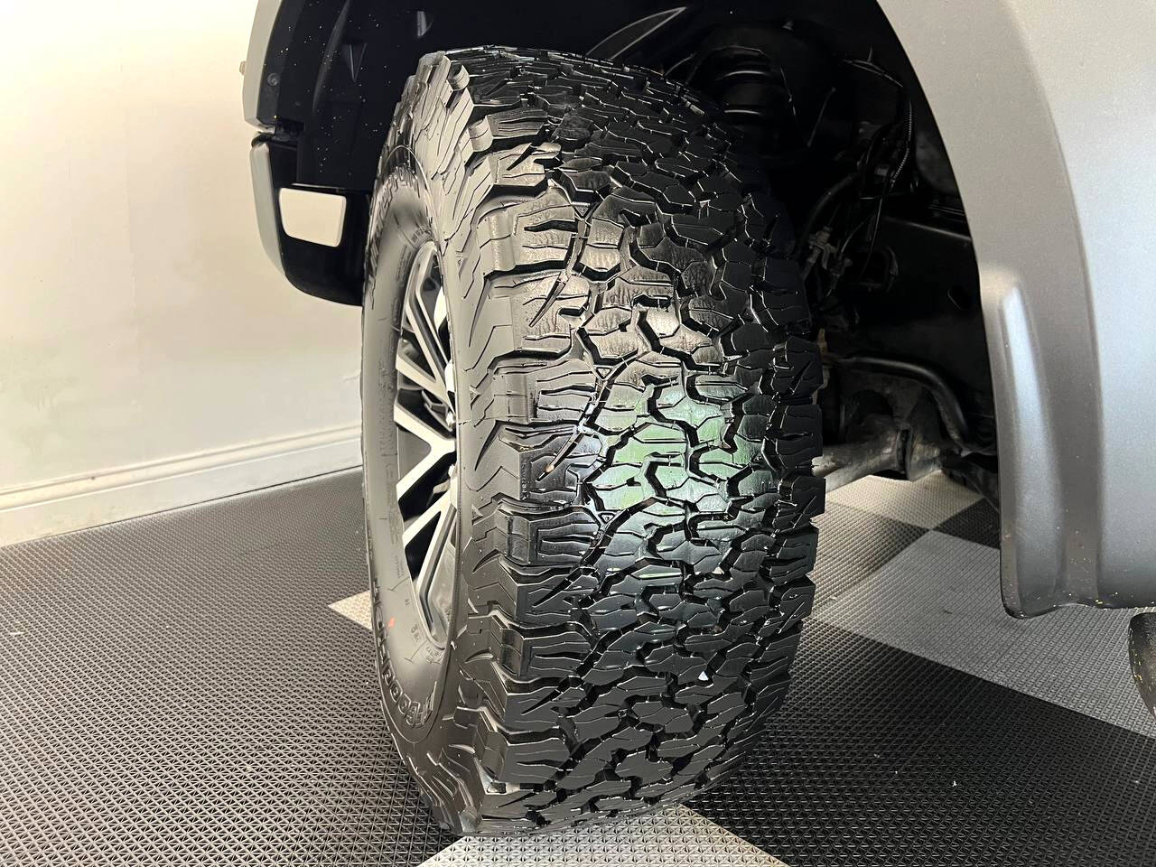 Used 2019 Ford F150 Raptor w/ Equipment Group 802A Luxury image 32