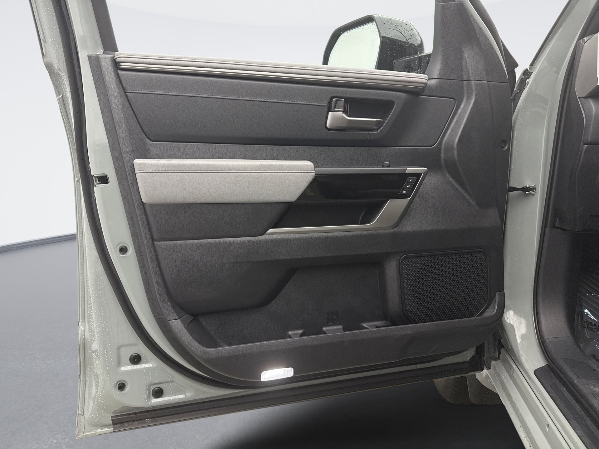 Used 2026 Toyota Tundra Limited w/ TRD Off-Road Package image 9