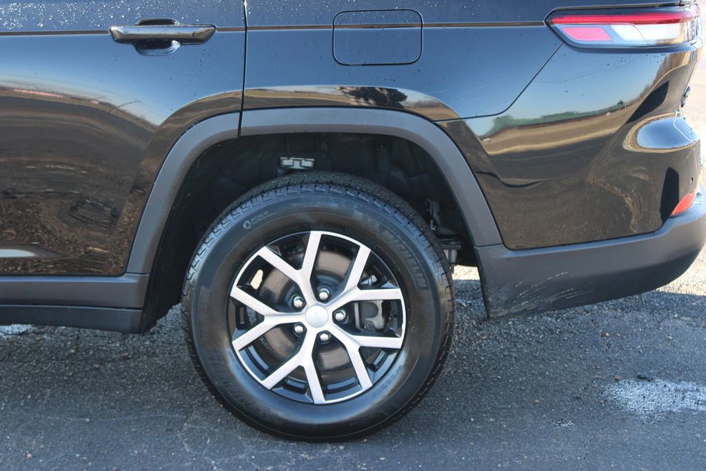 Used 2024 Jeep Grand Cherokee L Limited w/ Luxury Tech Group II image 18