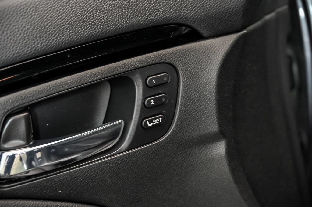 Used 2020 Honda Pilot Touring image 11